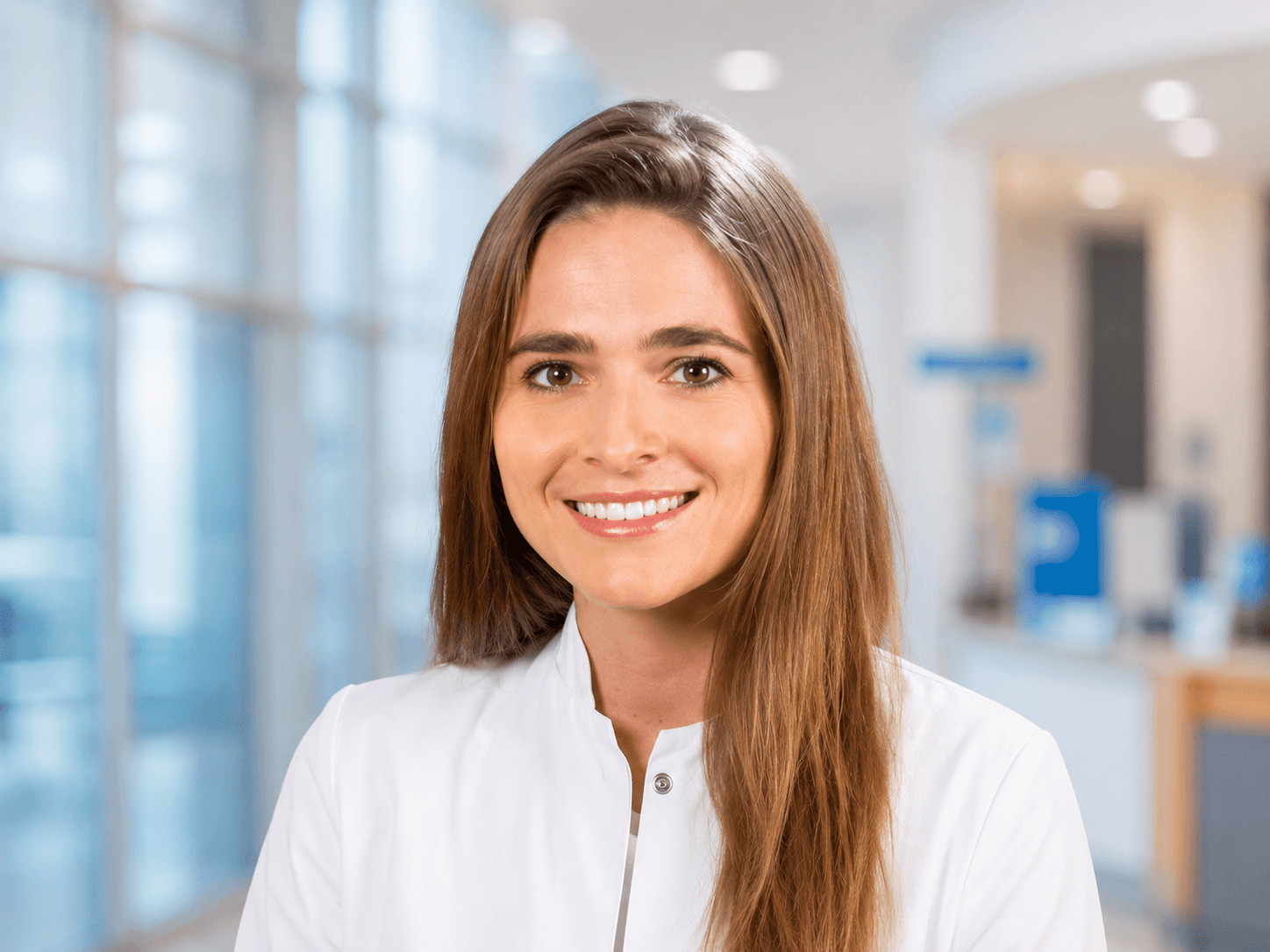 Dr. Isabelle Wolf